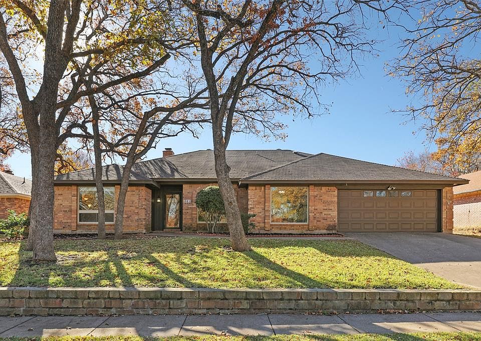 1st image of 301 Heneretta Dr