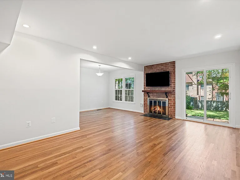 1026 N Pelham St — Photo 12
