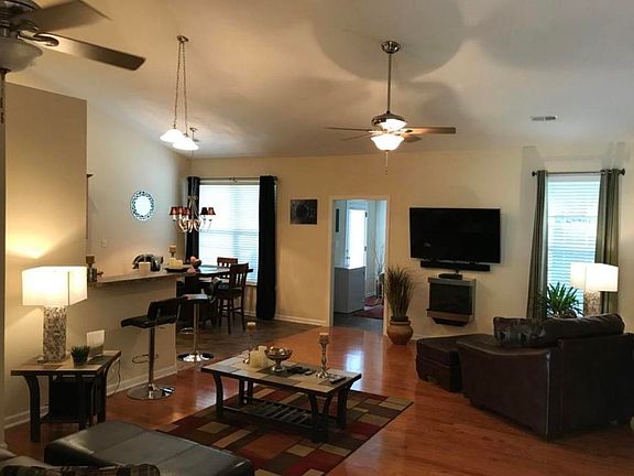 2nd image of 7209 Oakfield Ln #31
