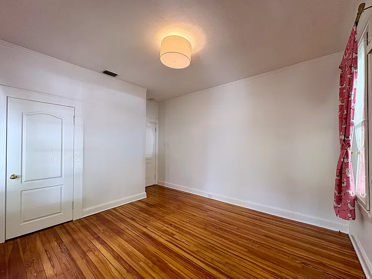 6104 N Suwanee Ave — Photo 32