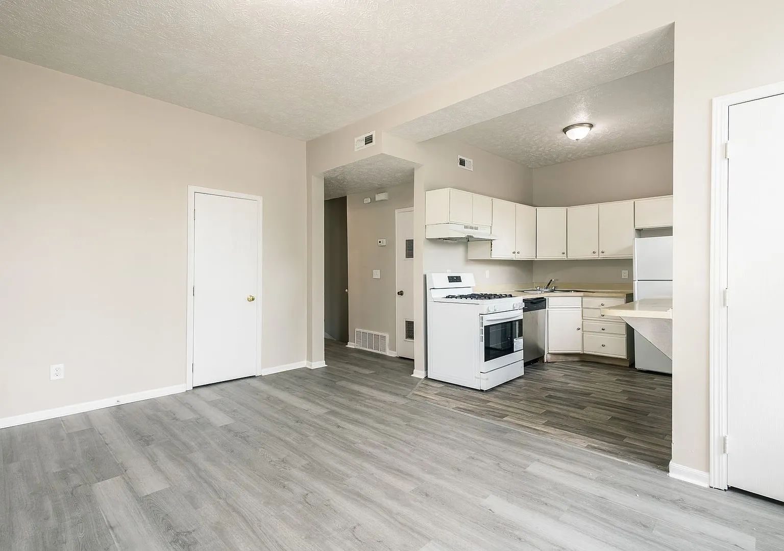 N 29th Street Apartments — Photo 1