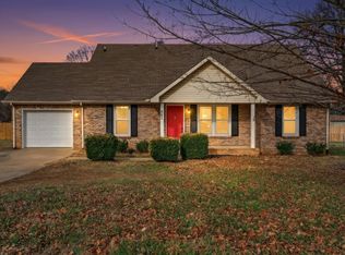 301 Marys Oak Dr, Clarksville, TN 37042