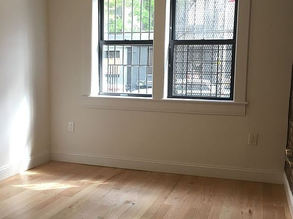 3rd image of 160 Stanton St #1BCT