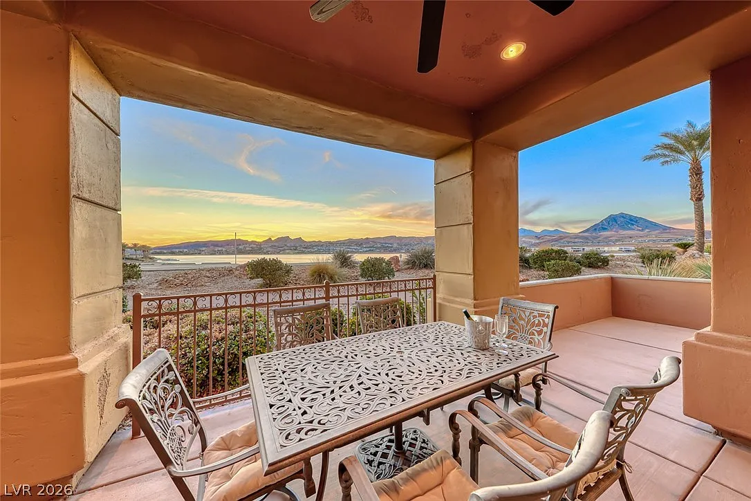 3 bed, 2.0 bath, 2392 sqft, $2,850 — Photo 1