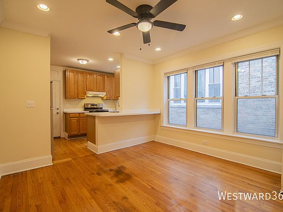 3rd image of 7648 N Greenview Ave Unit 3