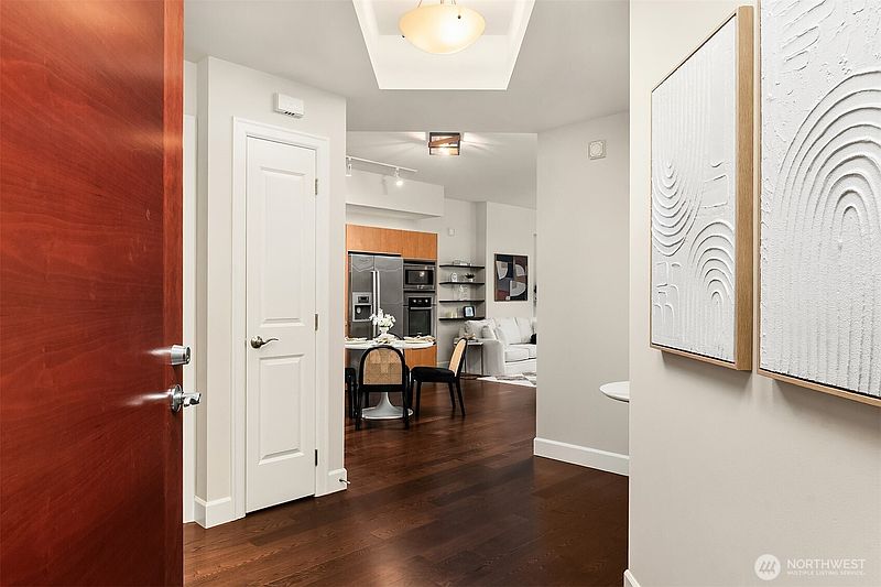 2nd image of 1920 4th Avenue #1509