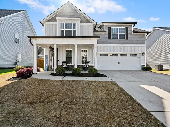 305 Longneedle Ct, Greenwood, SC 29649