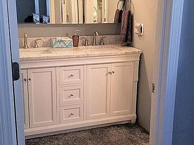 5th image of 20 Williamsburg Towne St #2
