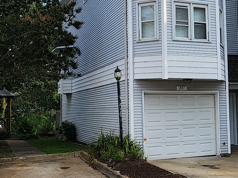 801 Baltic Walk