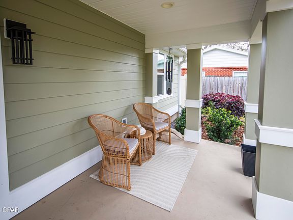 4th image of 608 E 2nd Pl