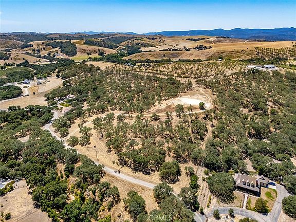 3rd image of 835 Spring Creek Way