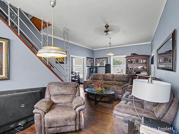 5th image of 447 W Southern Ave