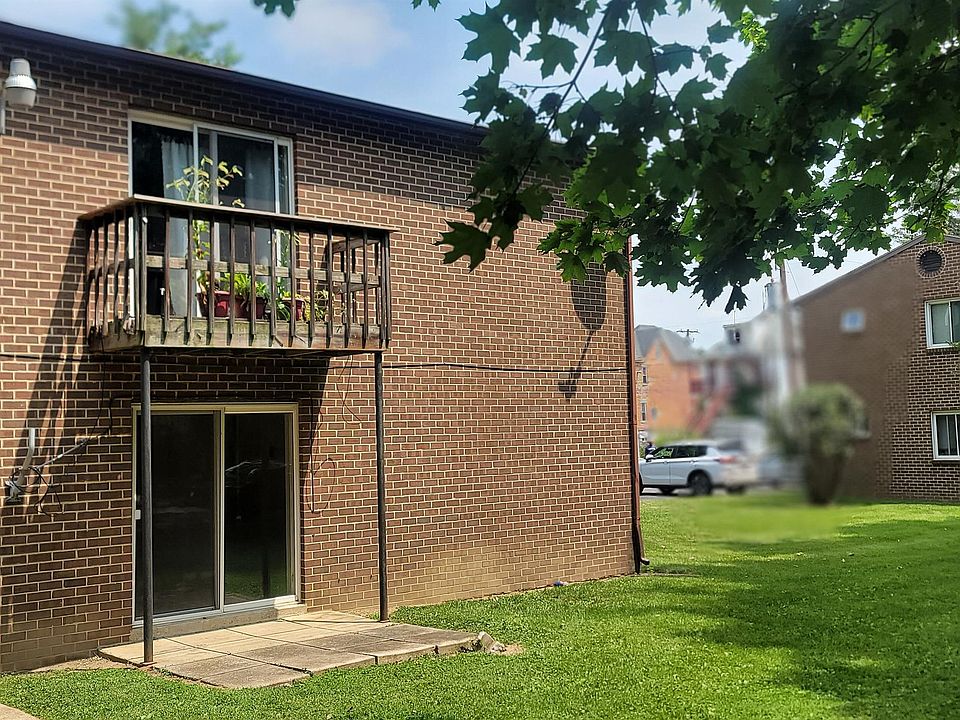 1st image of 33 W Willow St #9