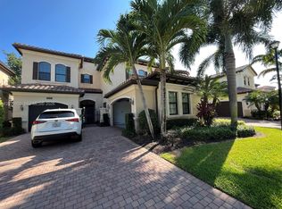 8248 Lost Creek Ln, Delray Beach, FL 33446