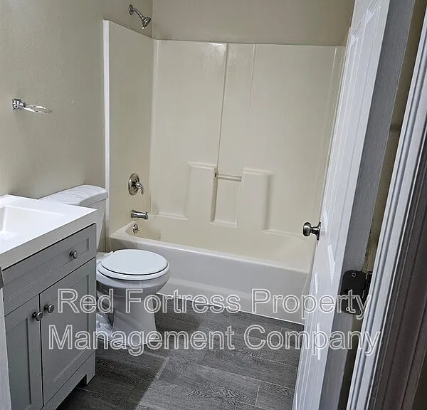 4512 Leonard Blvd S — Photo 6