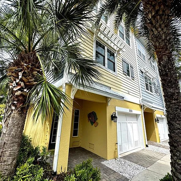 3231 Nautical Pl S — Photo 1