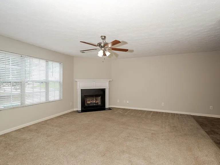 2059 Oak Terrace Dr SE — Photo 5