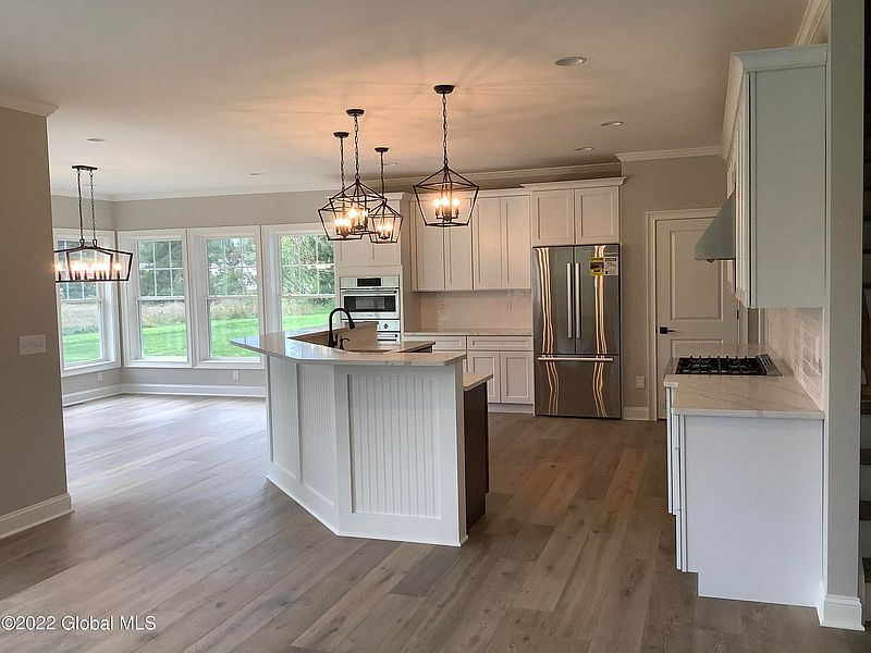 4th image of 458 Finley Road
