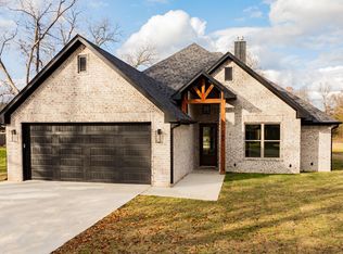 105 Cates Ln, White Oak, TX 75693