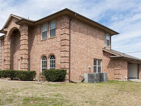 3rd image of 5608 Lee Hutson Ln