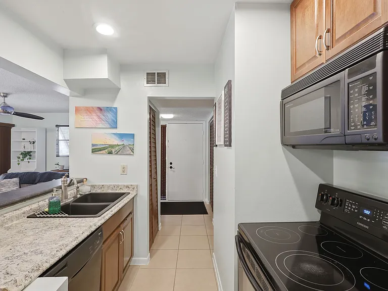 140 Orchid Woods Ct #1-13B — Photo 16