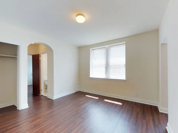 Chester Lynn Apartments