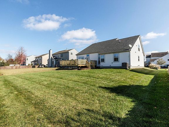 4th image of 362 Linden Cir