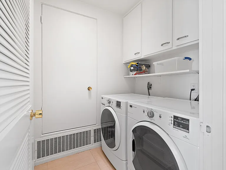 FULL SIZE WASHER DRYER
