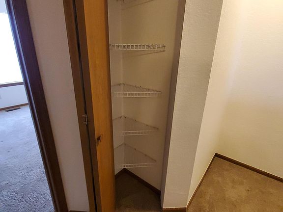 4th image of 6179 Applegrove Ln