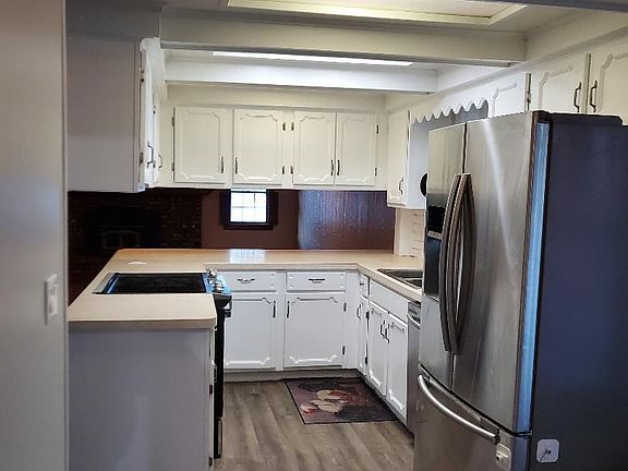 3rd image of 8909 Shannon Dr