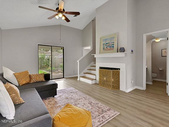 5th image of 11112 CAROLINE CREST Drive