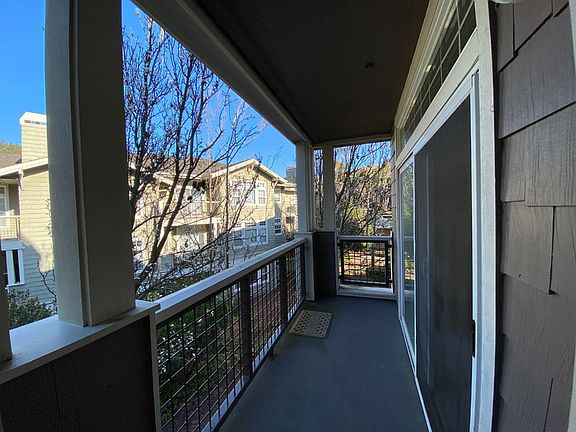 5th image of 524 Swallowtail Ct