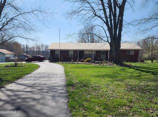 1673 W 3rd Ave, Oneida, TN 37841