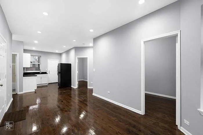 2 bed, 900 sqft, $1,600 — Photo 3