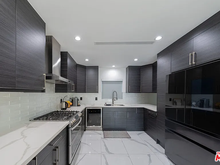 7719 Rhodes Ave — Photo 5
