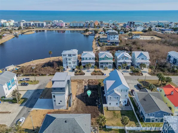 602 3rd St S #2, Carolina Beach, NC 28428