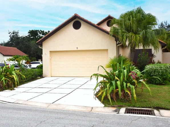 11 Ironwood Way N, Palm Beach Gardens, FL 33418