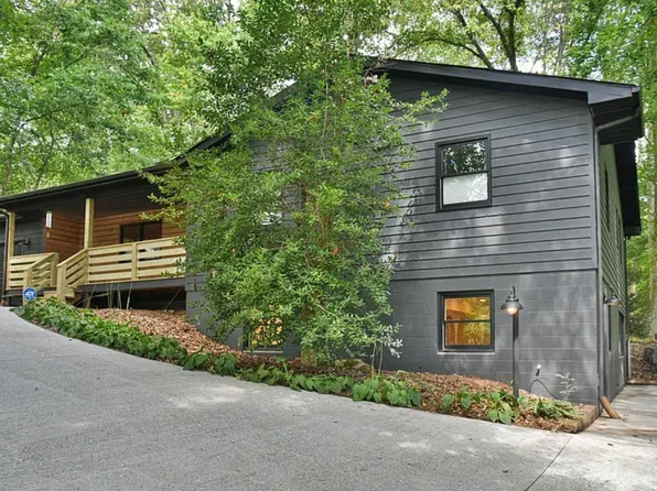 20 English Pl #A, Candler, NC 28715