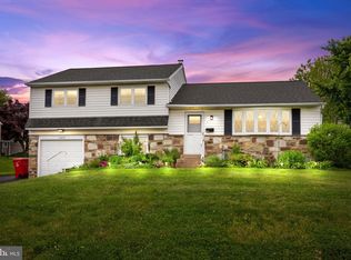 1077 Hilltop Rd, Warminster, PA 18974