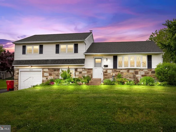 1077 Hilltop Rd, Warminster, PA 18974