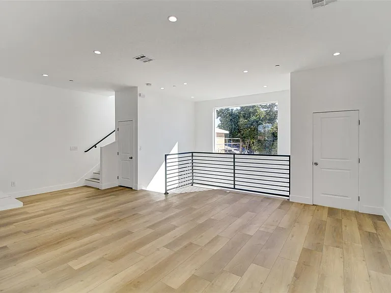 3018 West Blvd — Photo 8