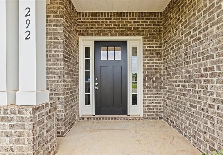 292 Abercorn Dr — Photo 4