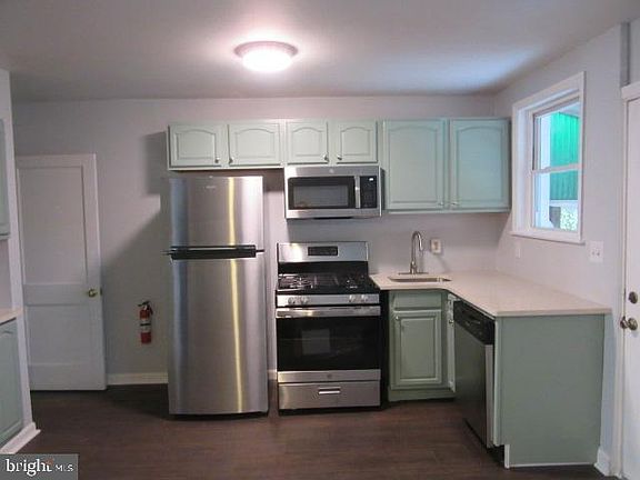 3rd image of 3007 W 2nd St
