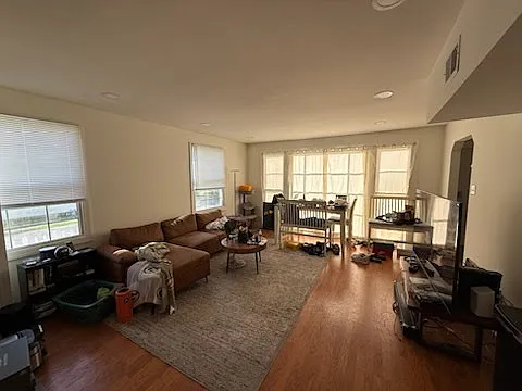 3328 Robert St — Photo 12
