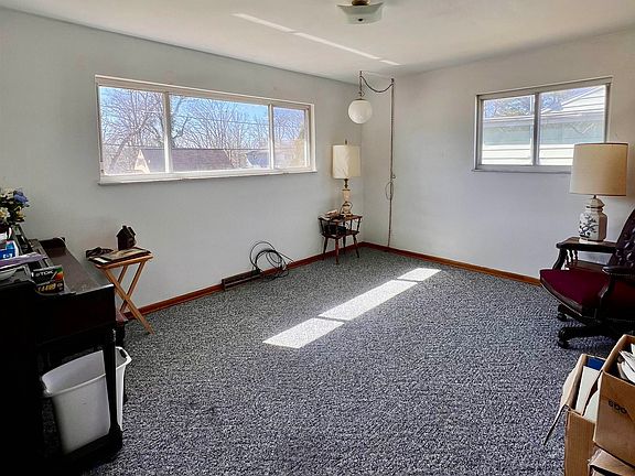 3rd image of 16 Mohawk Trl