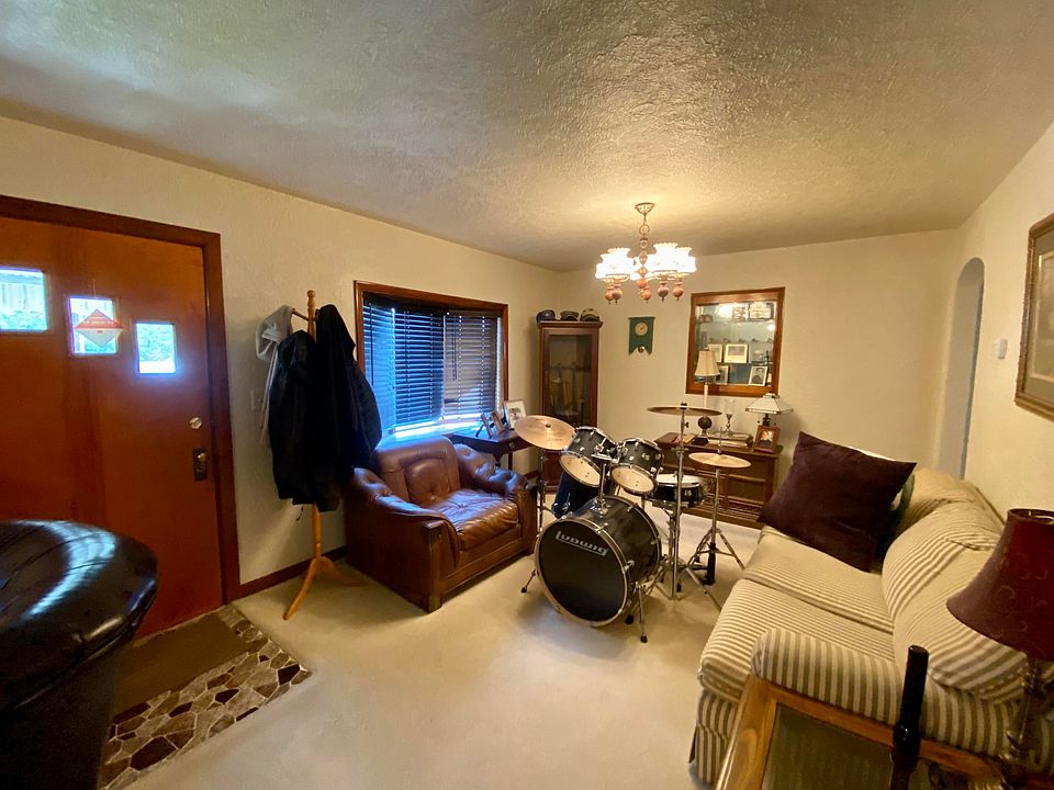 305 Martha St, Punxsutawney, PA 15767 MLS 0211995 Zillow