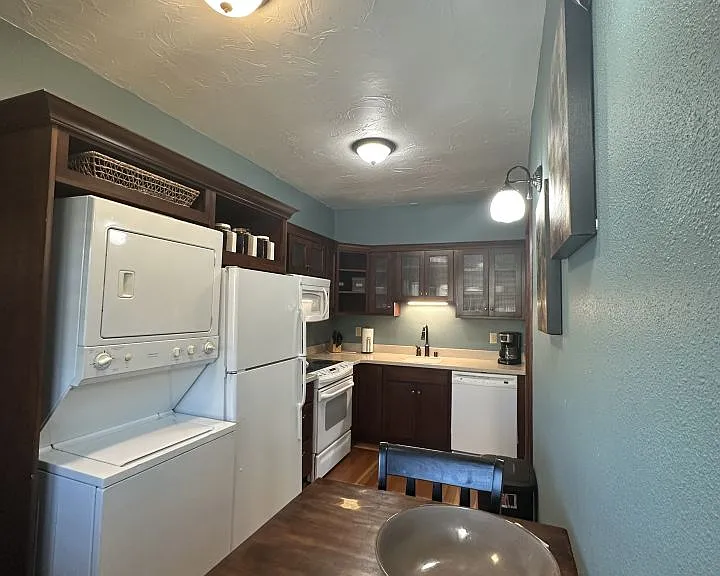 2403 2nd Ave N #2 — Photo 4