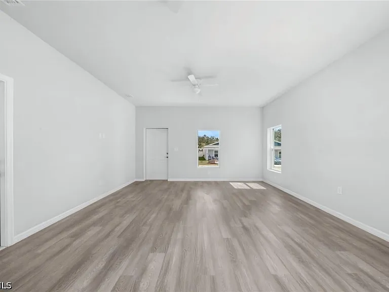 1483 Las Villas Blvd S — Photo 14