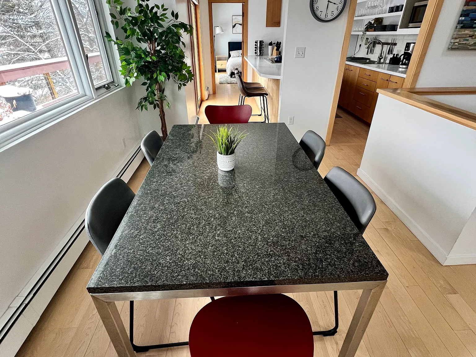 216 E Homestead Dr — Photo 4