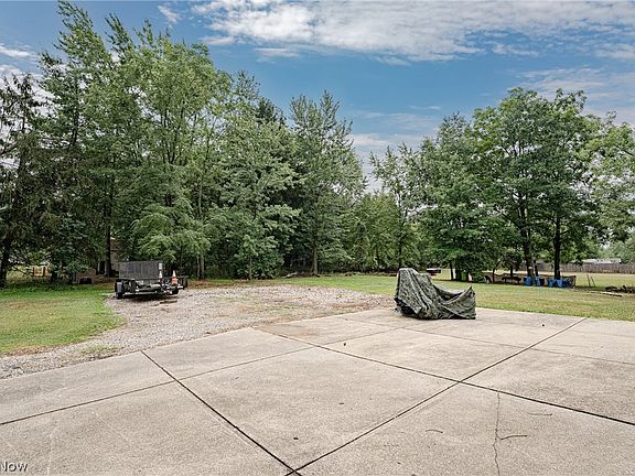 3rd image of 5570 Dunham Rd